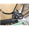 Image 3 : VÉLO HYBRIDE KHS URBAN XCAPE FEMME, PETIT CADRE 15,5 PO, VERT HIVERNAL
