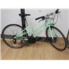Image 6 : VÉLO HYBRIDE KHS URBAN XCAPE FEMME, PETIT CADRE 15,5 PO, VERT HIVERNAL
