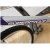 Image 2 : VÉLO SUPERCYCLE 24 PO, BLANC, USAGÉ