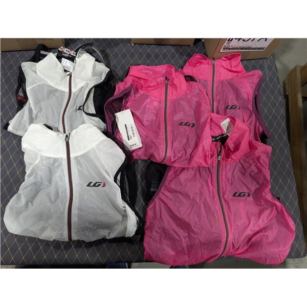 LOT DE 5 CAMISOLES ET VESTES LOUIS GARNEAU
