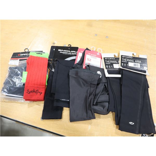 LOT DE 9 MANCHONS DE BRAS ASSORTIS