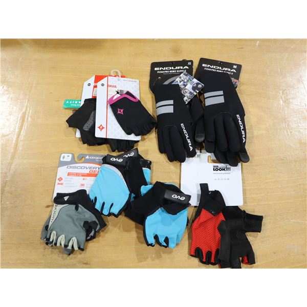 LOT DE 8 PAIRES DE GANTS DE VÉLO ASSORTIS