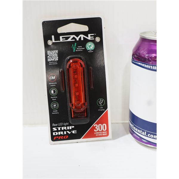 FEU ARRIÈRE LEZYNE STRIP DRIVE 300 LUMENS