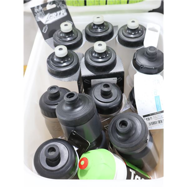 LOT DE 13 BIDONS ASSORTIS