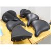 Image 1 : LOT DE 6 SELLES À DOUBLE RESSORT ASSORTIES