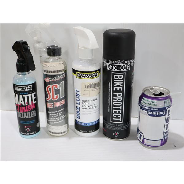LOT DE 9 PRODUITS DE NETTOYAGE ET POLISSAGE POUR VÉLO ASSORTIS