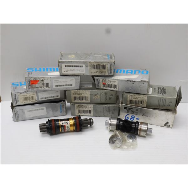 LOT DE 9 BOÎTIERS DE PÉDALIER SHIMANO ASSORTIS