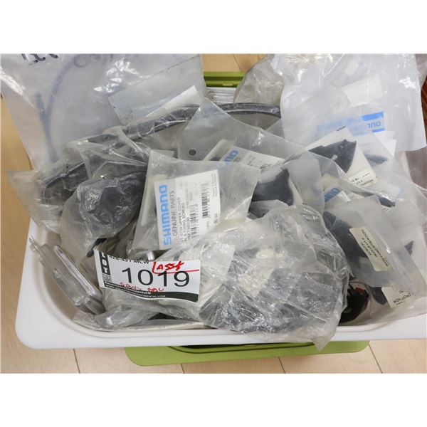 LOT D’ACCESSOIRES SHIMANO ASSORTIS (BACS NON INCLUS)