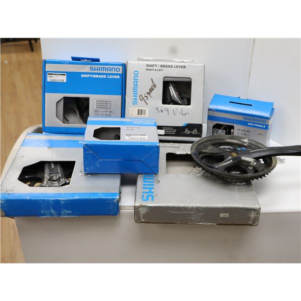 LOT DE 7 ACCESSOIRES SHIMANO ASSORTIS, VENDUS TELS QUELS