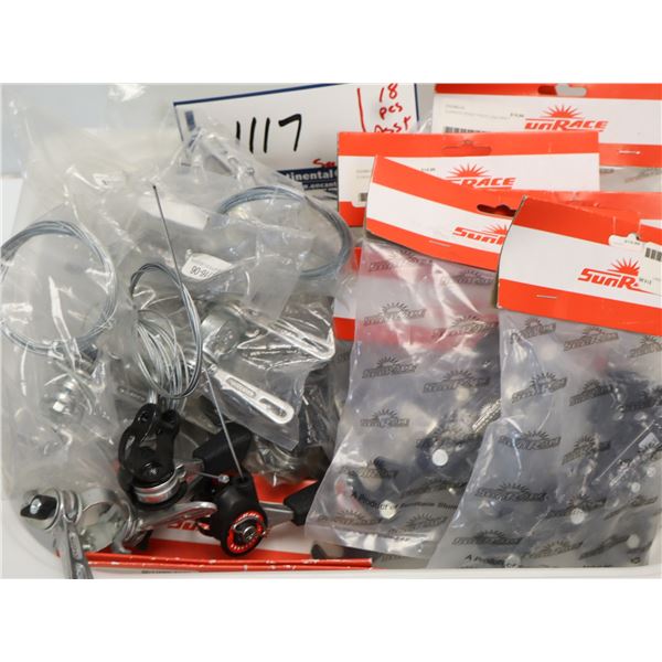 LOT DE 18 ACCESSOIRES SUNRACE ASSORTIS (BAC NON INCLUS)