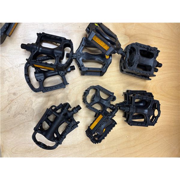 LOT DE 6 PAIRES DE PÉDALES ASSORTIES