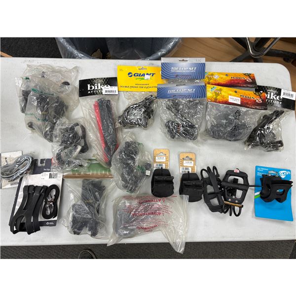 LOT DE 19 CALES-PIEDS ET COURROIES ASSORTIS (BAC NON INCLUS)