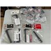 Image 1 : LOT DE PIÈCES ROCK SHOX ASSORTIES (BAC NON INCLUS)