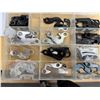 Image 1 : LOT DE +/-40 PATTES DE DÉRAILLEUR ASSORTIES AVEC ÉTUIS (VALEUR APPROX. 1000 $+)