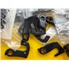 Image 2 : LOT DE +/-50 PATTES DE DÉRAILLEUR ASSORTIES (BAC NON INCLUS) (VALEUR APPROX. 1000 $+)