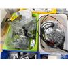 Image 7 : LOT DE PIÈCES ET ACCESSOIRES DE VÉLO ASSORTIS (BACS NON INCLUS)