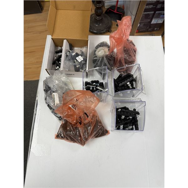 LOT DE 100+ PATINS DE FREIN ASSORTIS