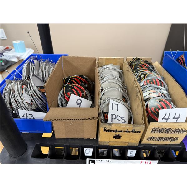 LOT DE 113 CÂBLES DAMCO ASSORTIS (BACS NON INCLUS)
