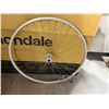 Image 1 : ROUE AVANT ALEXRIMS DM-18 700C ARGENT