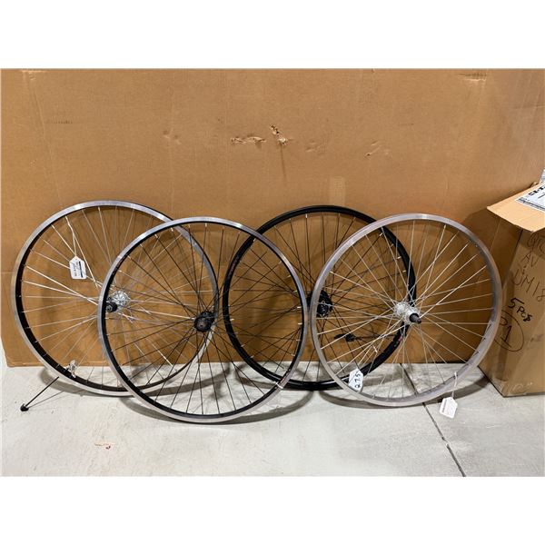 LOT DE 4 JANTES 27,5 PO ASSORTIES