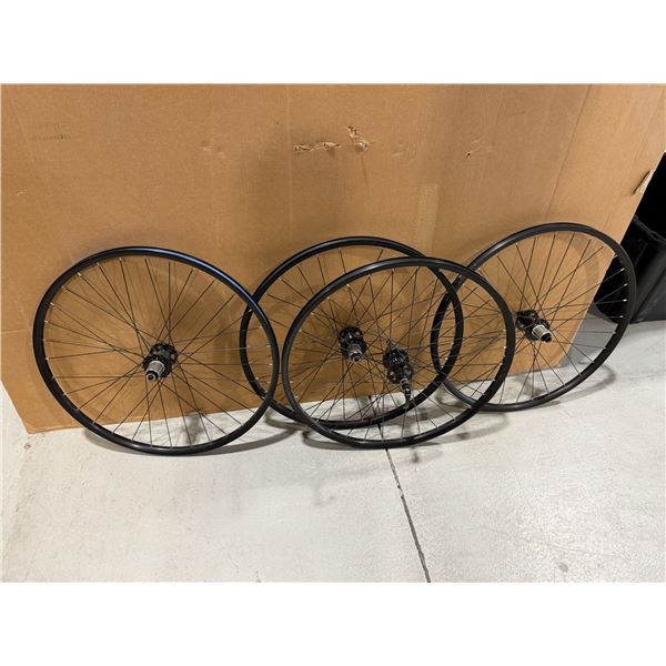 LOT DE 4 JANTES 26 PO ASSORTIES