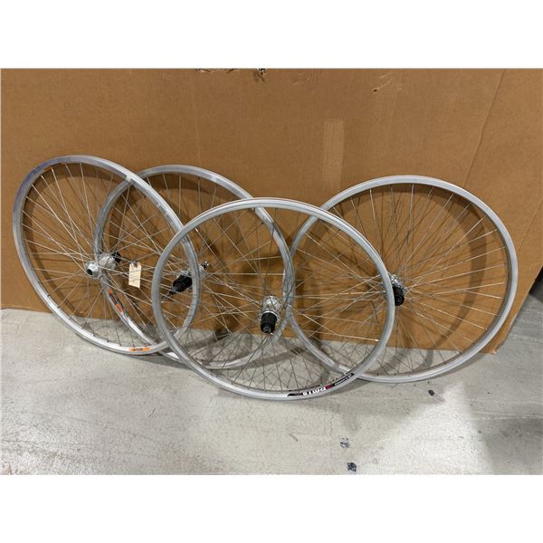 LOT DE 4 JANTES 26 PO ASSORTIES