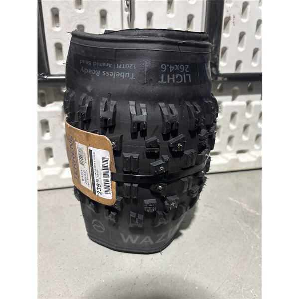 PNEU À CRAMPONS TERRENE WAZIA 26 X 4,6 PO