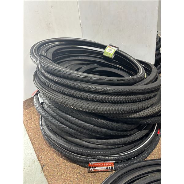 LOT DE 24 PNEUS ASSORTIS