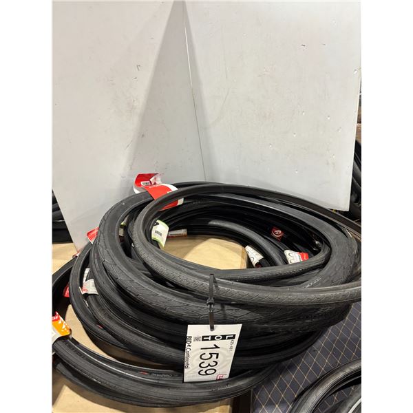 LOT DE 24 PNEUS ASSORTIS