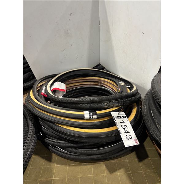 LOT DE 24 PNEUS ASSORTIS