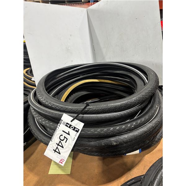 LOT DE 24 PNEUS ASSORTIS