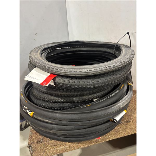 LOT DE 24 PNEUS ASSORTIS