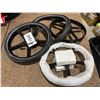 Image 1 : LOT DE 3 JANTES GOCYCLE NOIRES LUSTRÉES À 5 BRANCHES AVEC 2 PNEUS