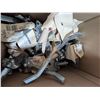 Image 3 : LOT DE 40 BÉQUILLES À MONTAGE SUR ESSIEU ARRIÈRE 16 PO