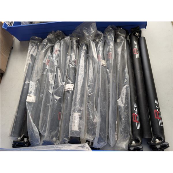 LOT DE 14 TIGES DE SELLE DE COURSE