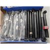 Image 1 : LOT DE 20 TIGES DE SELLE NOIRES ASSORTIES
