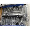 Image 1 : LOT DE 20 TIGES DE SELLE NOIRES ASSORTIES