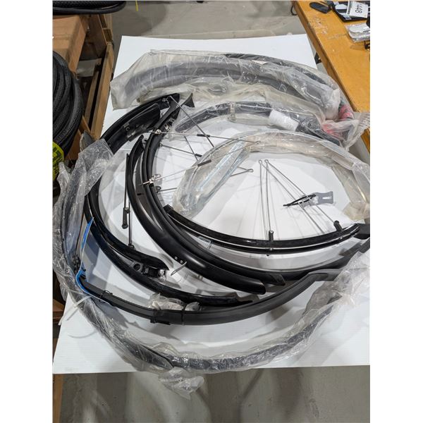 LOT DE 11 GARDE-BOUE ASSORTIS