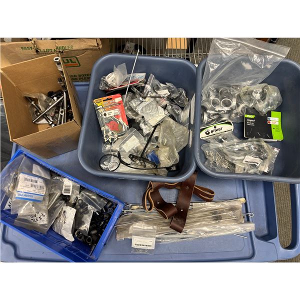 LOT DE PIÈCES DE VÉLO ASSORTIES (BAC NON INCLUS)