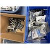 Image 3 : LOT DE PIÈCES DE VÉLO ASSORTIES (BAC NON INCLUS)