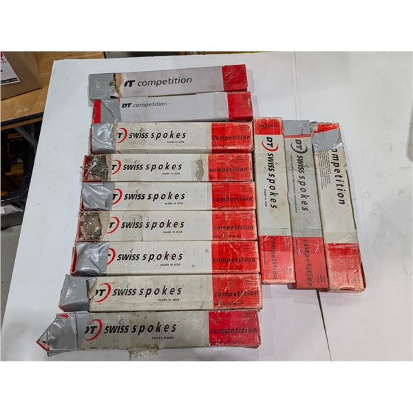 LOT DE 12 BOÎTES OUVERTES DE RAYONS DE VÉLO DT SWISS
