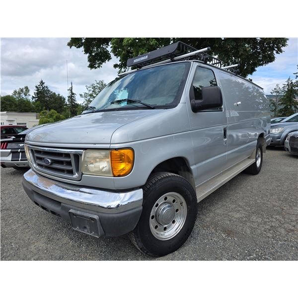 DUNCAN - 2004 FORD E-350 SILVER  198973 KMS - DA82203