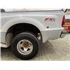 Image 29 : PARKSVILLE - 2004 FORD F-350 WHITE 404621 KMS - BA40763