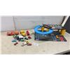 Image 1 : Matchbox Fold-Out Garage Playset with McDonald's Ronald Rocket Racer, Die Cast and More