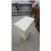 Image 3 : White Painted Four-Drawer Chest with Rounded Corners 41 x 25 x 15"