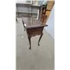 Image 3 : Queen Anne Style Cherry Two-Drawer Console Table with Cabriole Legs 30 x 47 x 16"