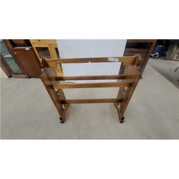 Wooden Quilt Rack with Heart Cutout Details and Four Horizontal Rungs