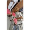 Image 5 : Antique Set of 5 Colonial Revival Quarter-Sawn Oak Dining Chairs with Red Upholstered Seats