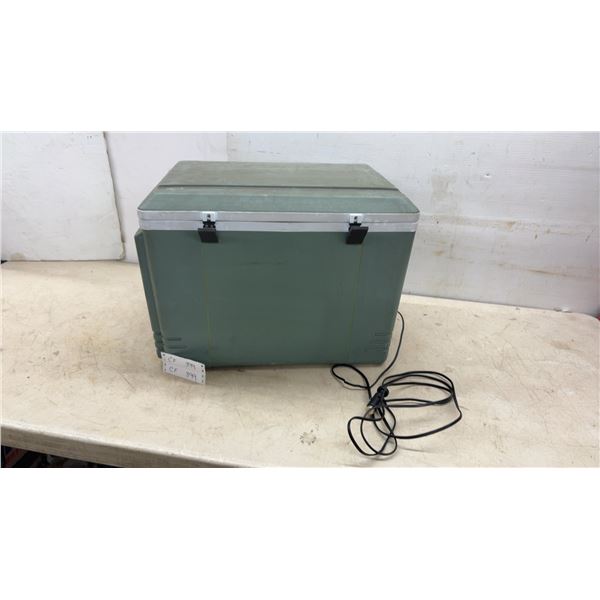 Koolatron P 34 D Deluxe Caddy 12-Volt DC Electronic Cooler/Warmer
