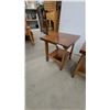 Image 3 : Pair of Wooden End Tables with Lower Shelf23 x 22 x 20"